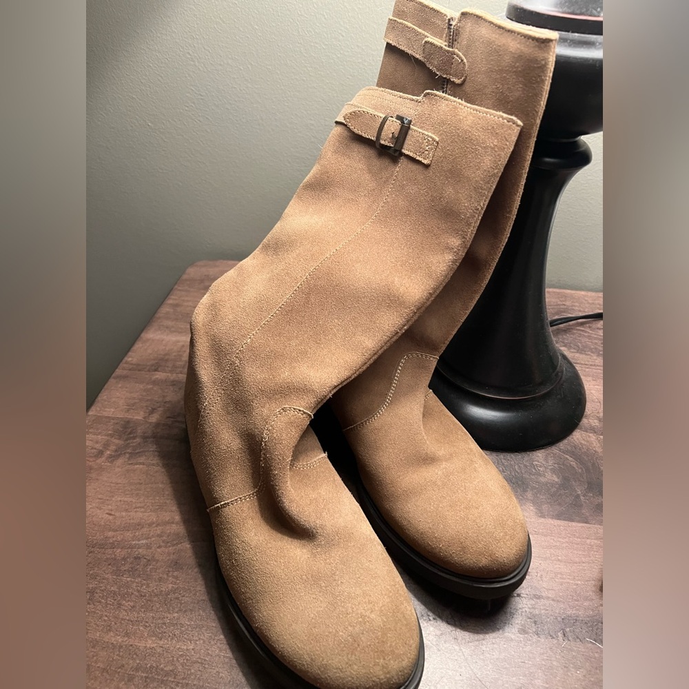 Lands end beige suede boots like new